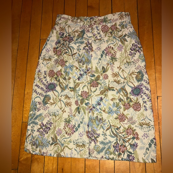 Vintage floral style midi skirt - Picture 7 of 8
